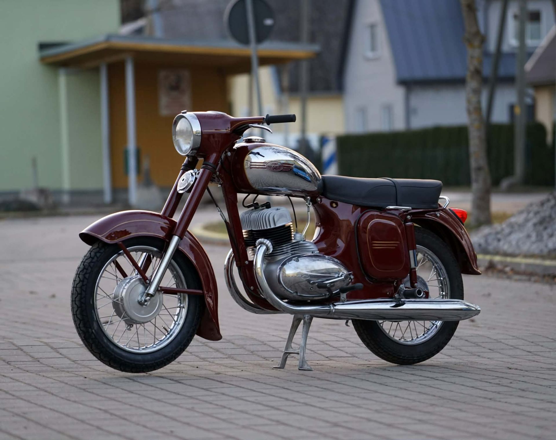 Mototehnika väljanäitus. Aakre, Elva vald. Janari Motokohvik